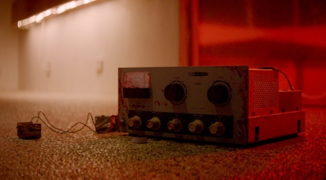 „Shortwave”: strach niesiony falami radiowymi